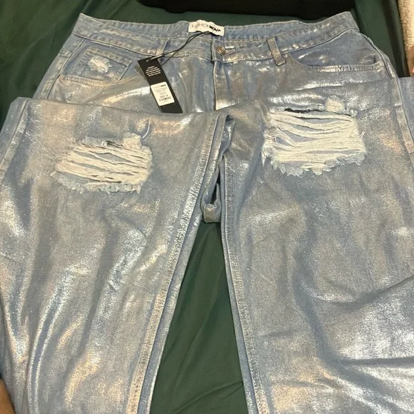 Fashion Nova 'Freja Foil Ripped Baggy Jeans' - Picture 2 of 8